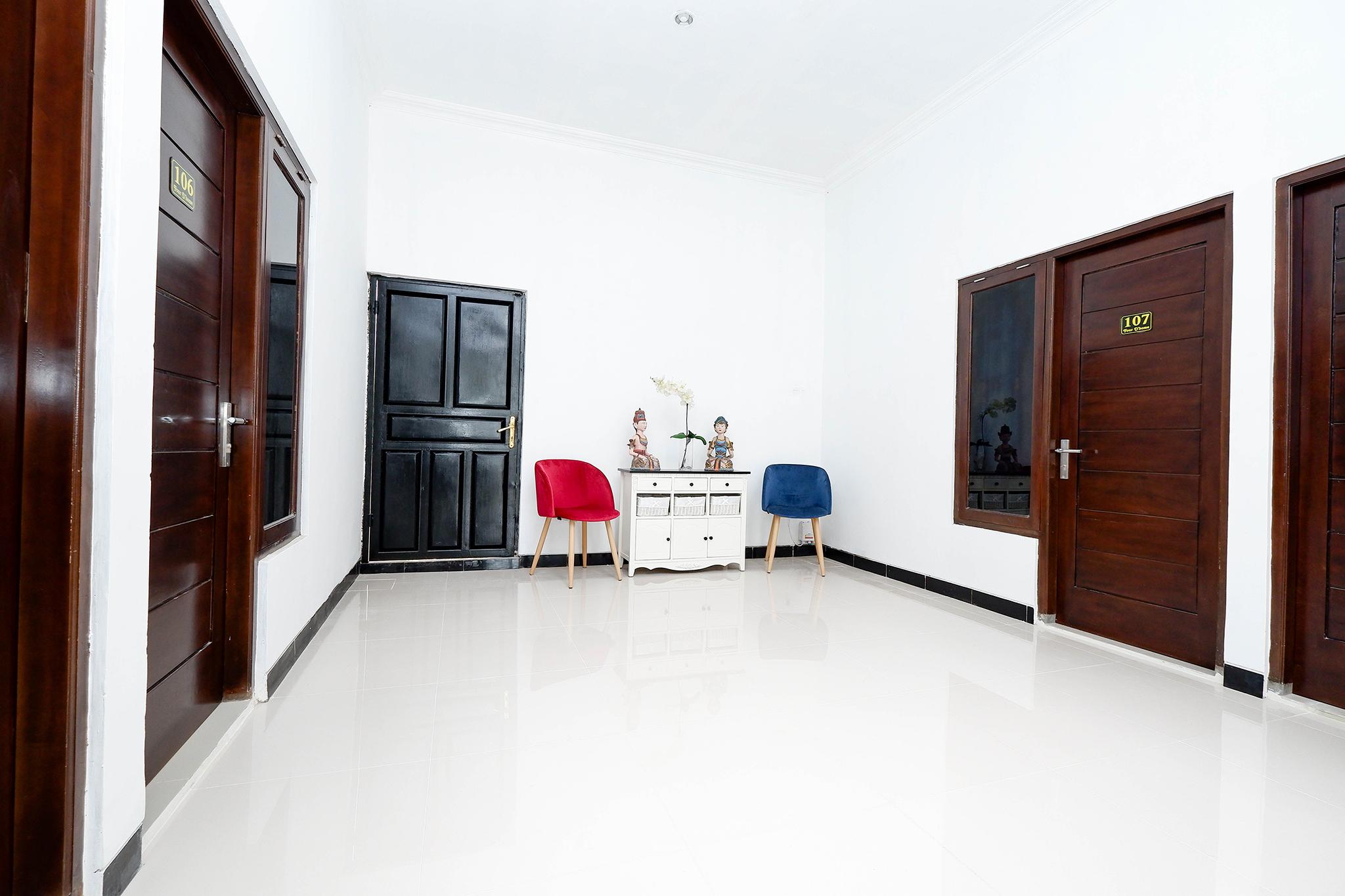 Oyo 1611 Four D'Home Solo Εξωτερικό φωτογραφία